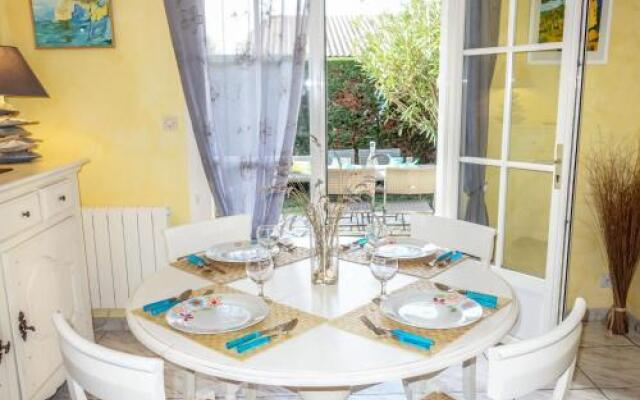 Holiday Home Les Grillons