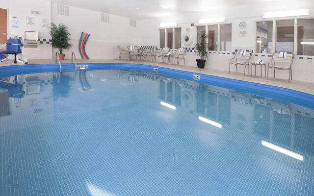 AmericInn by Wyndham Hudson