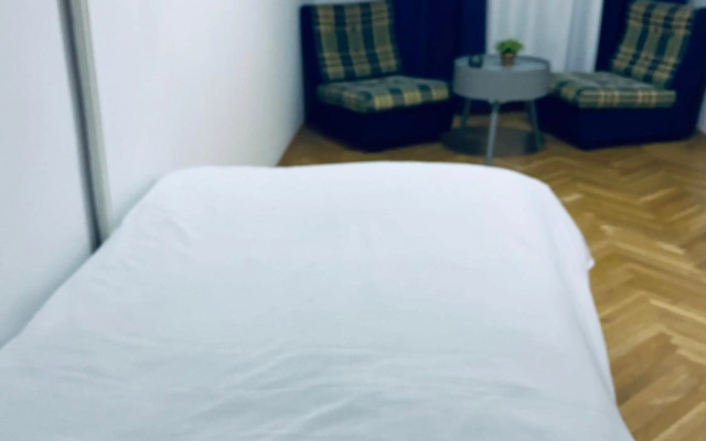 Regina's 2bedroom Near Square