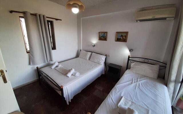 Cheerful apartment in Mpenitses with balcony