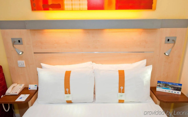Holiday Inn Express - Edinburgh City Centre by IHG