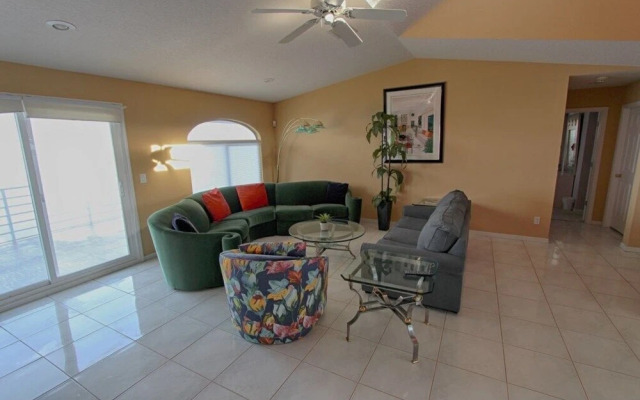 Luxury Florida Villa by RedAwning