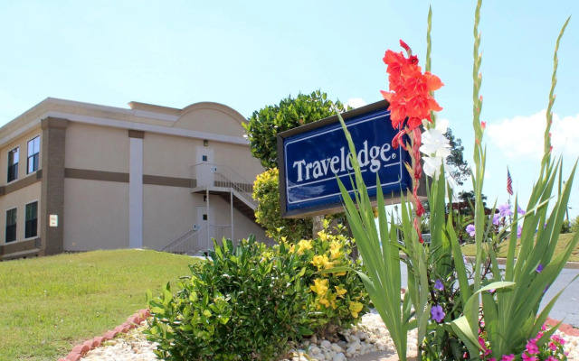 Travelodge by Wyndham Perry National Fairgrounds Area I-75