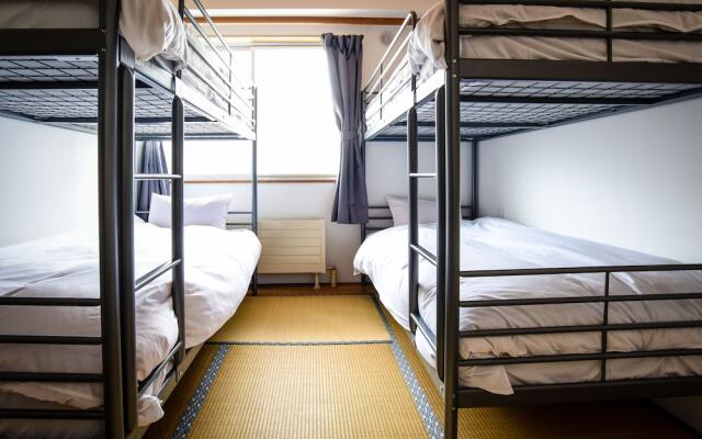 The Phat Packers - Hostel