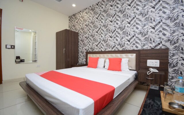 Hotel Dhingra By OYO Rooms