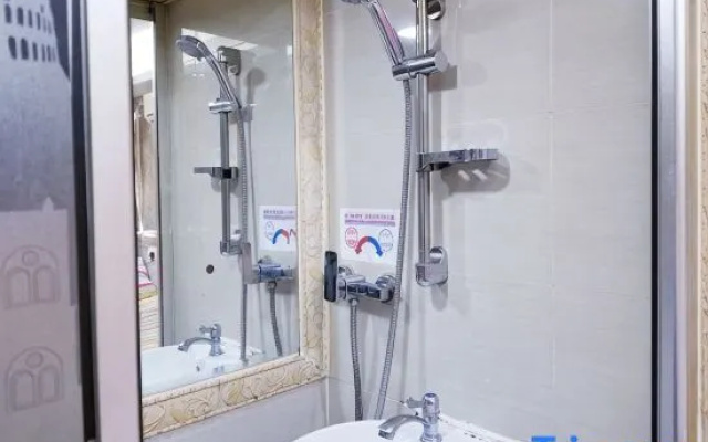 LongWin Hostel – Bathroom – Kowloon