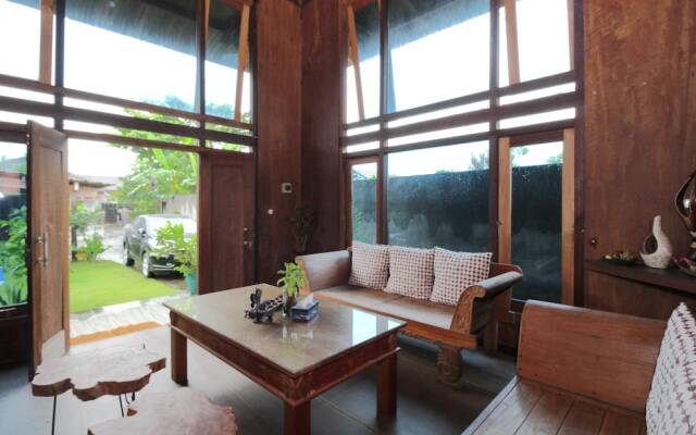 Airy Bangunharjo Parangtritis KM 4 Desa Saman Dua Yogyakarta