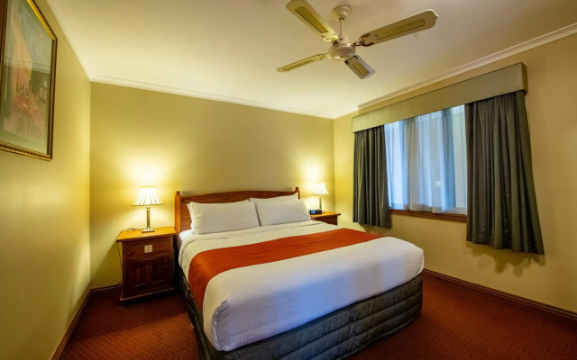 Gateway on Monash Boutique Hotel