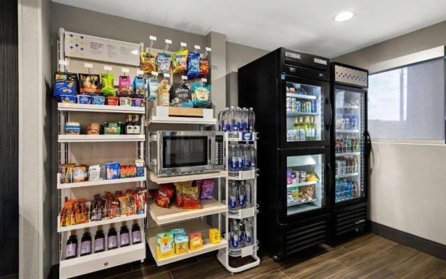 Spark by Hilton Tifton