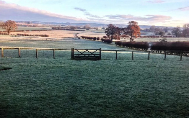 Cundall Lodge Farm Bed & Breakfast