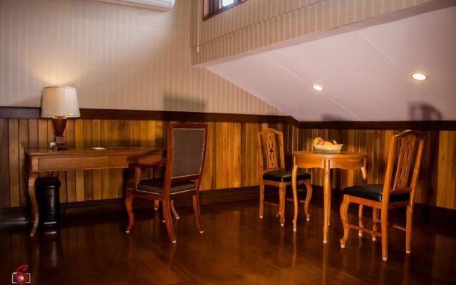 Alta D' Tagaytay Hotel