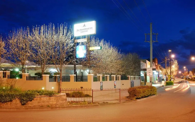 The Roundabout Inn