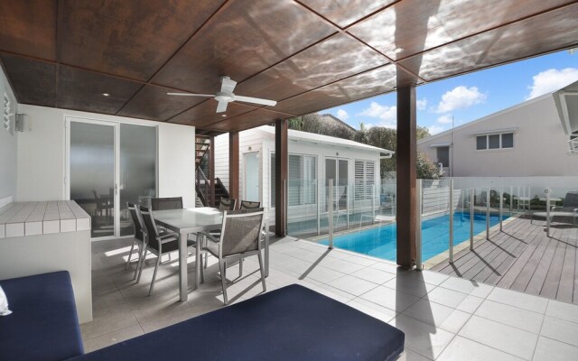 Sea Splash 75 Lorikeet Drive