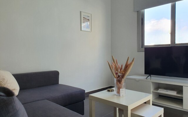 Phaedrus Living City Flat Demetra 102