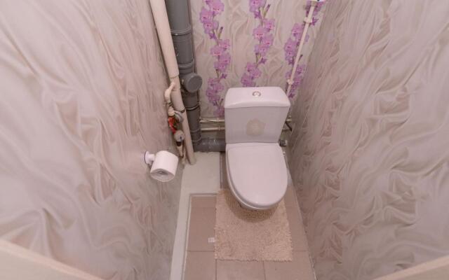 Пять звезд на Мира 94