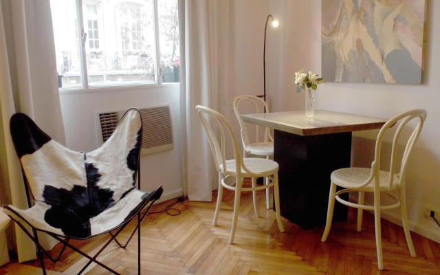 Cozy Recoleta Apartment with Balcony