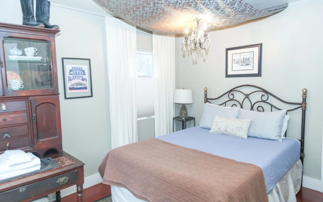 Modern Blue Ultra Chic Nashville Retreat