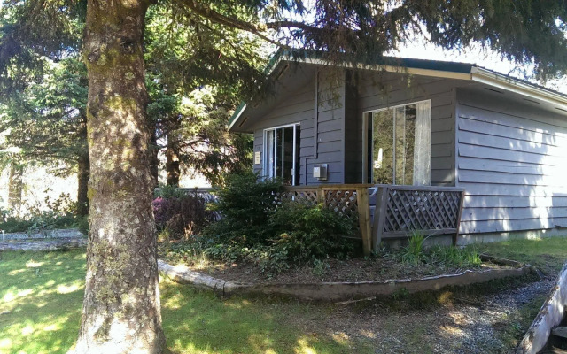 Mackenzie Beach Resort