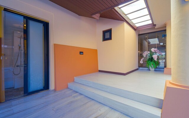 Luxury 5 Bedroom Villa nr to Beach - SRS