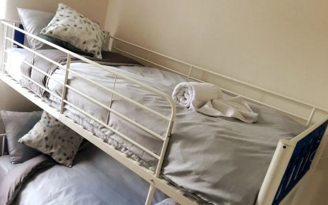 Manor 3bed House With Garden