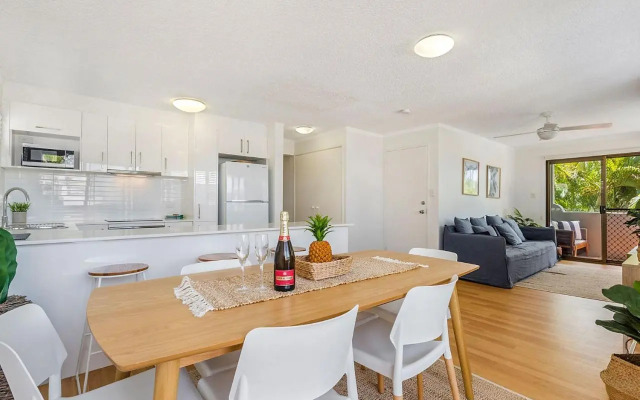 Belmondos Unit 4 Noosa Parade 81