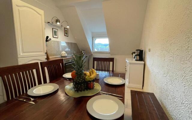 Suite Dilara by NINJA SPACES - 105QM Maisonette, Netflix, Garten, Parkplatz