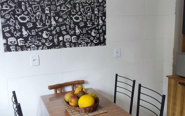 2 suítes c/ Ar, Piscina, Churrasqueira, 500mt Mar