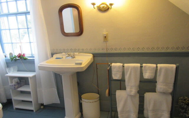 Fletcher Tavern Bed & Breakfast