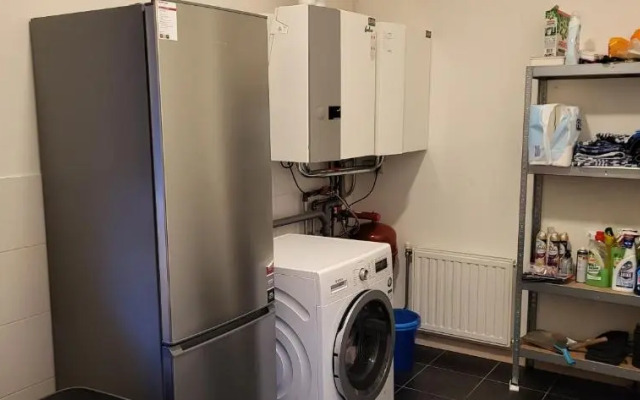 The Black House - Luxurious Holiday Villa Zeewolde