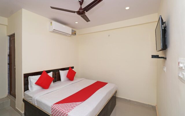 Anmol Plaza by OYO Rooms