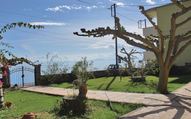 Awesome Home in Loutra Aidipsou With 4 Bedrooms