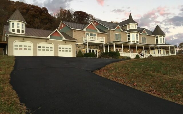 Skyline Vineyard Inn