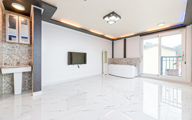 Namhae Modern Spa Pension