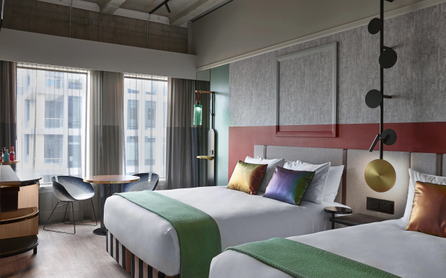 QT Auckland – Guest Rooms – Auckland