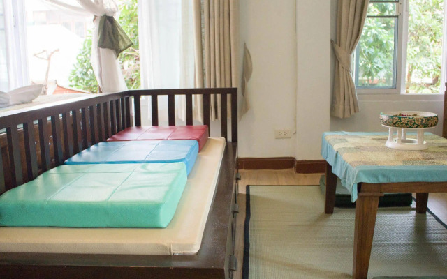Changmoi House (Little Village)