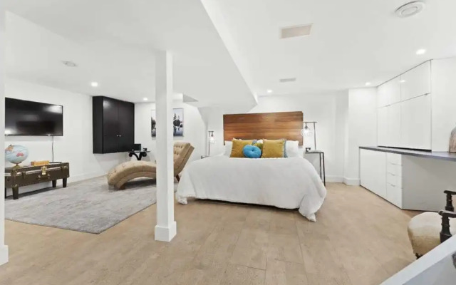 Specious Fully Private Studio apt With Laundry