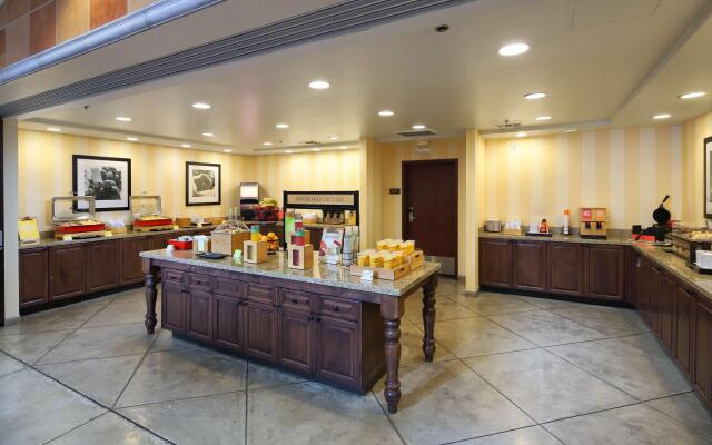 Hampton Inn & Suites Tucson-Mall