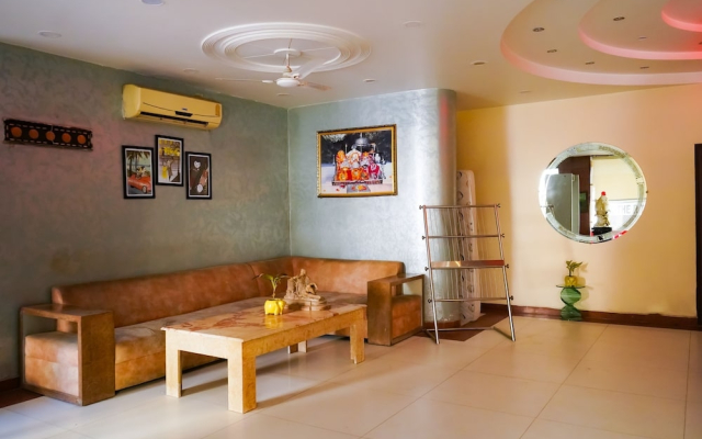 Roomshala 025 Hotel RTS
