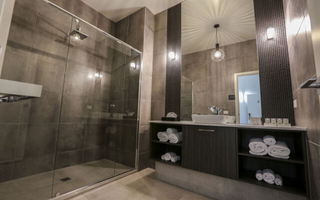 Indulge Apartments CBD