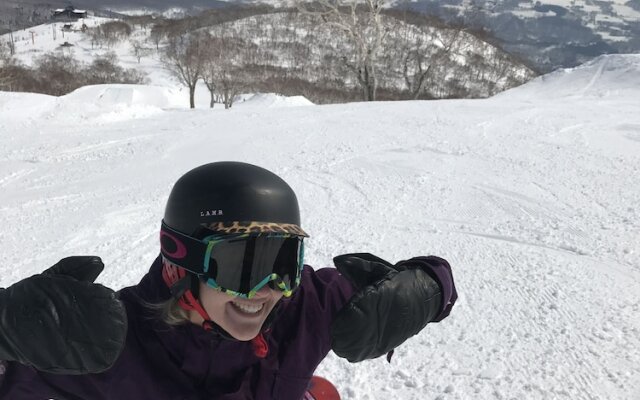 Niseko Backcountry Lodge - Hostel