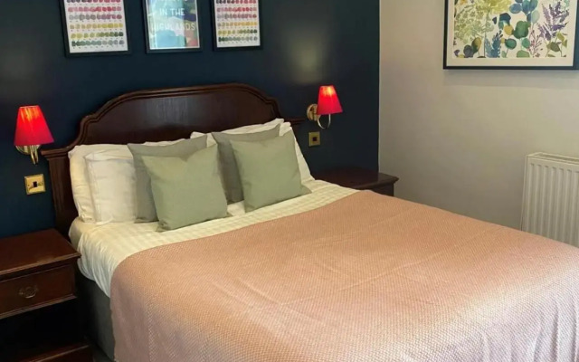 The Royal George Hotel