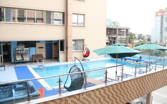 Emmad Apartment Hotel