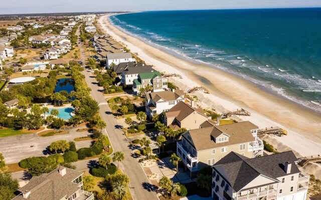 Higher Porpoise by Peace Vacations