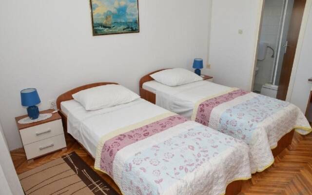 Vinko - 100m From Beach - B2