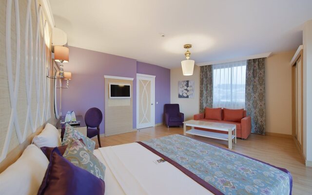 Quattro Beach Spa & Resort Hotel