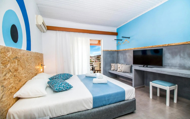 Tinas Plus Hotel