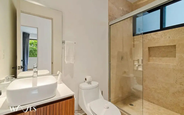 1 Br LX Amenities Prime Location