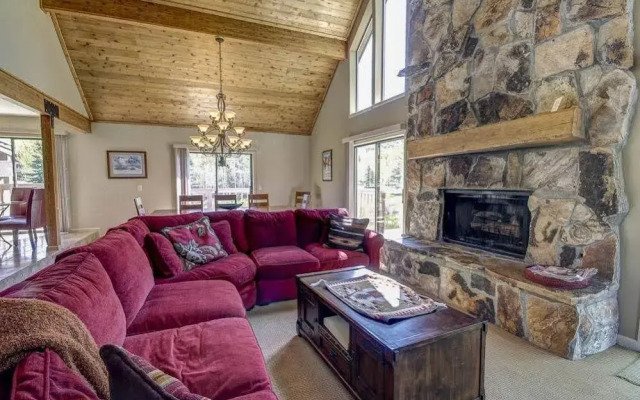 Solamere Drive Private Home by Alpine Ski Properties