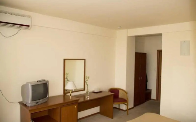 Seven Hotel
