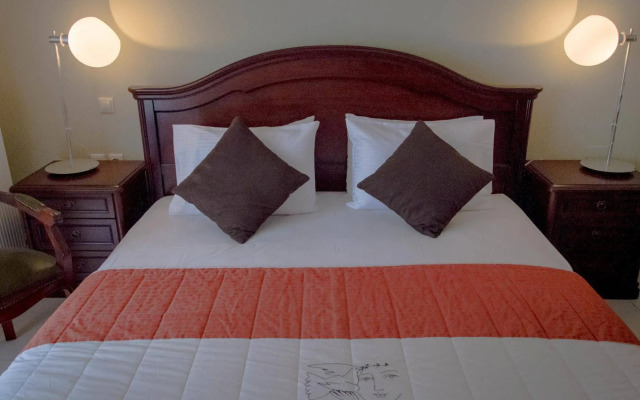 Leone Luxury Villas